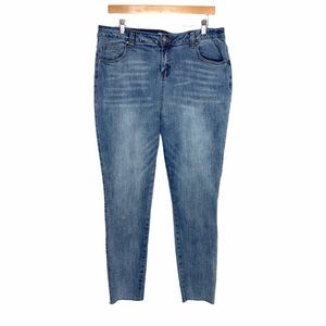 Amaryllis Embroidered Jeans